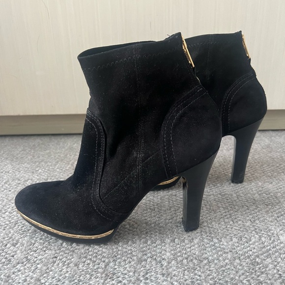 Tory Burch Black Heeled Boots with Gold Zipper - Picture 2 of 6